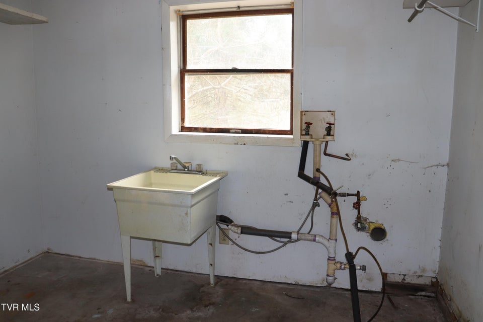 Photo #35: 324 Ocoonita Road