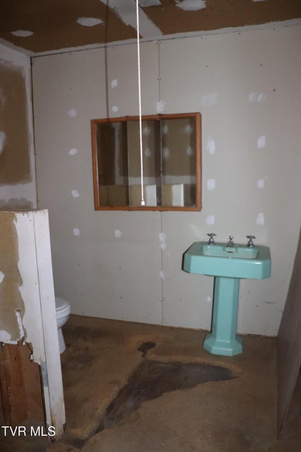 Photo #15: 324 Ocoonita Road