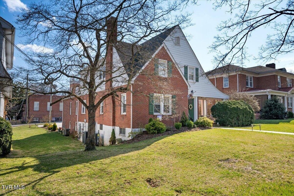 Photo #5: 108 Valley Street