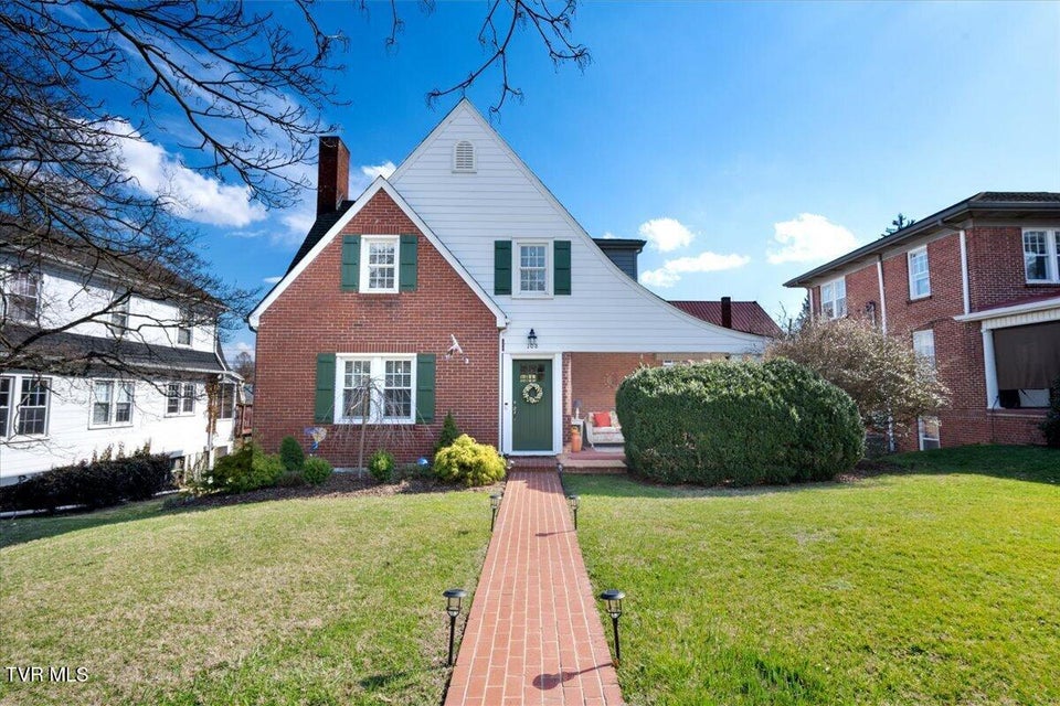 Photo #6: 108 Valley Street