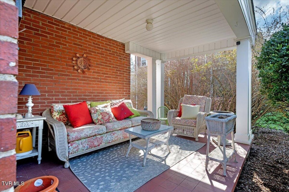 Photo #7: 108 Valley Street