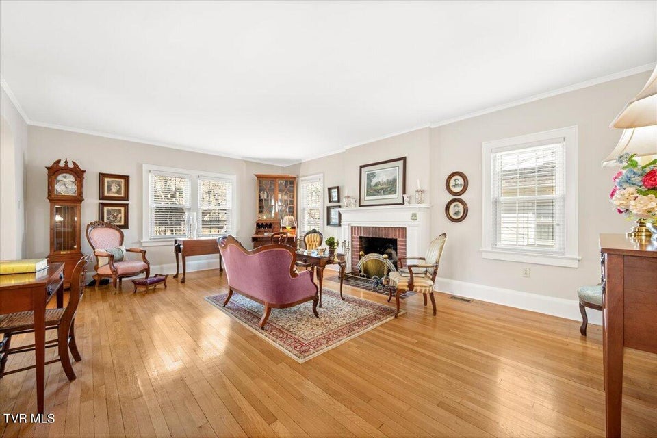 Photo #15: 108 Valley Street