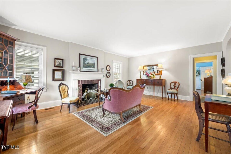 Photo #19: 108 Valley Street