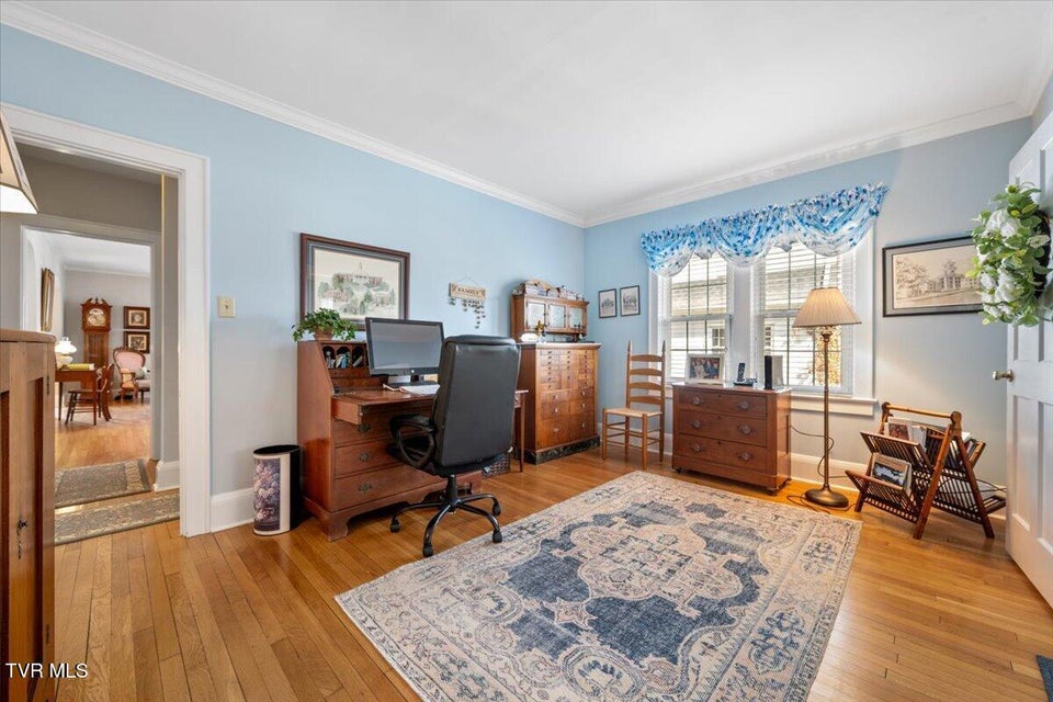 Photo #31: 108 Valley Street