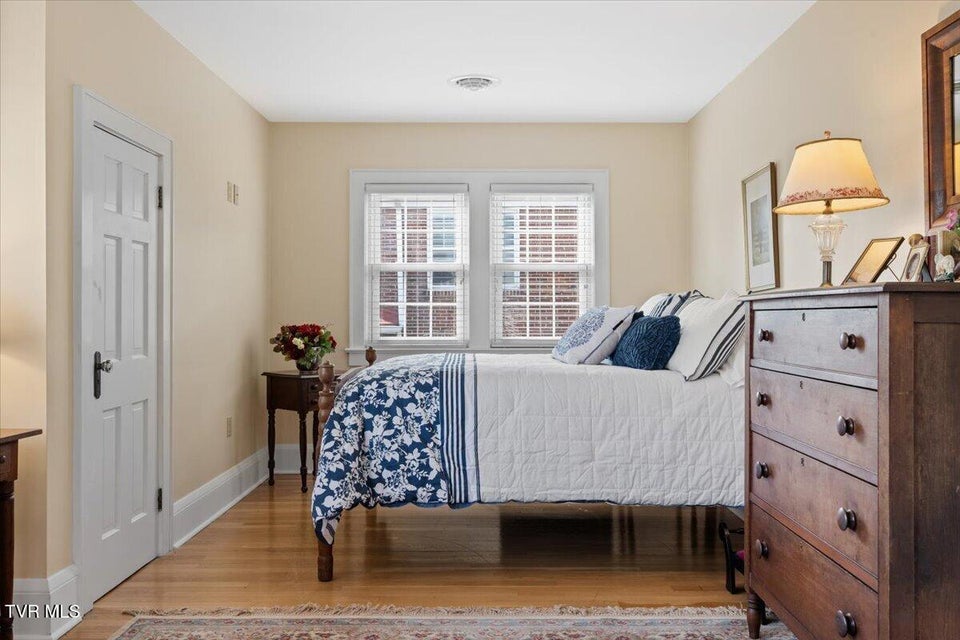 Photo #48: 108 Valley Street