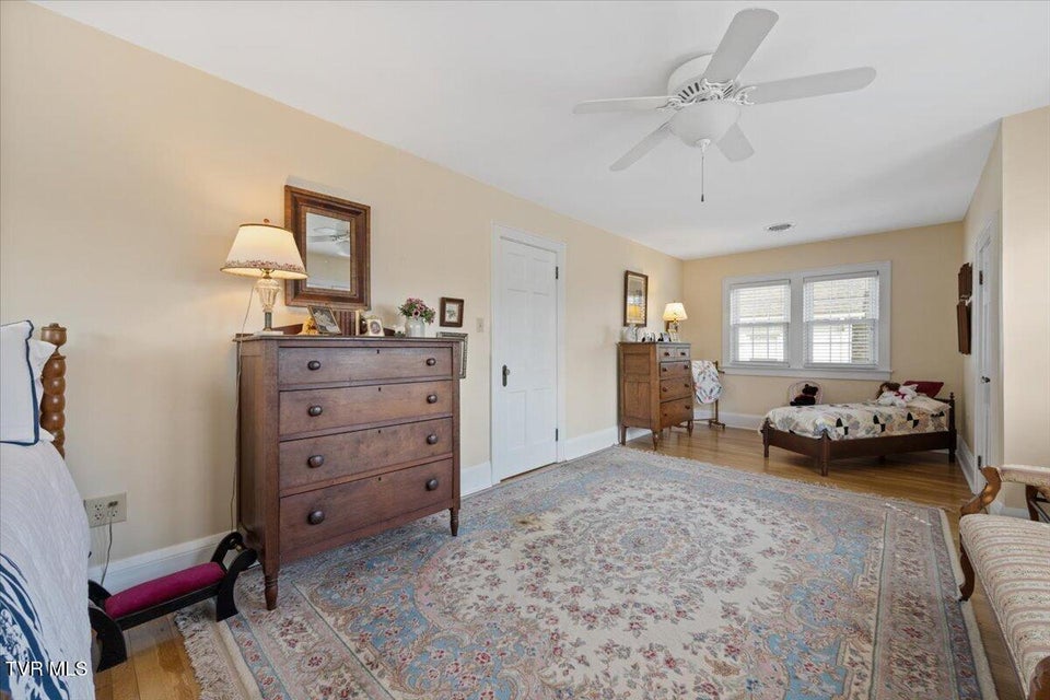 Photo #49: 108 Valley Street