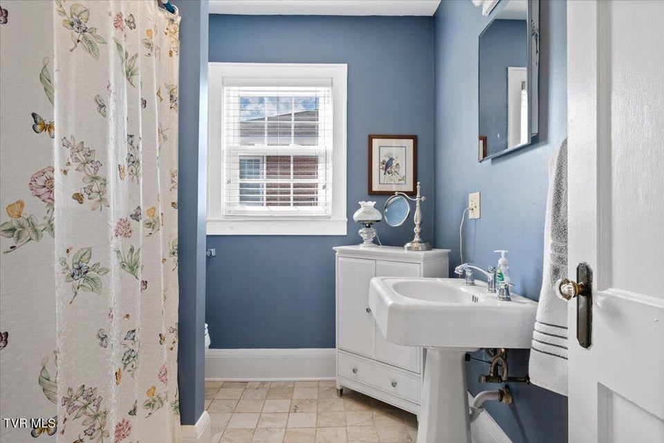 Photo #51: 108 Valley Street