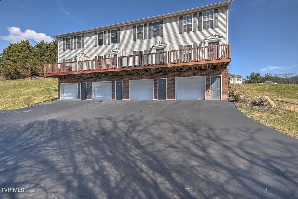 Photo #4: 112 Winners Circle