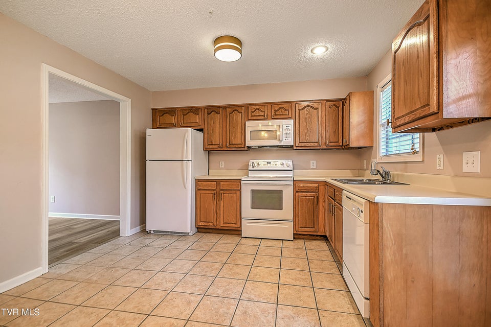 Photo #13: 112 Winners Circle