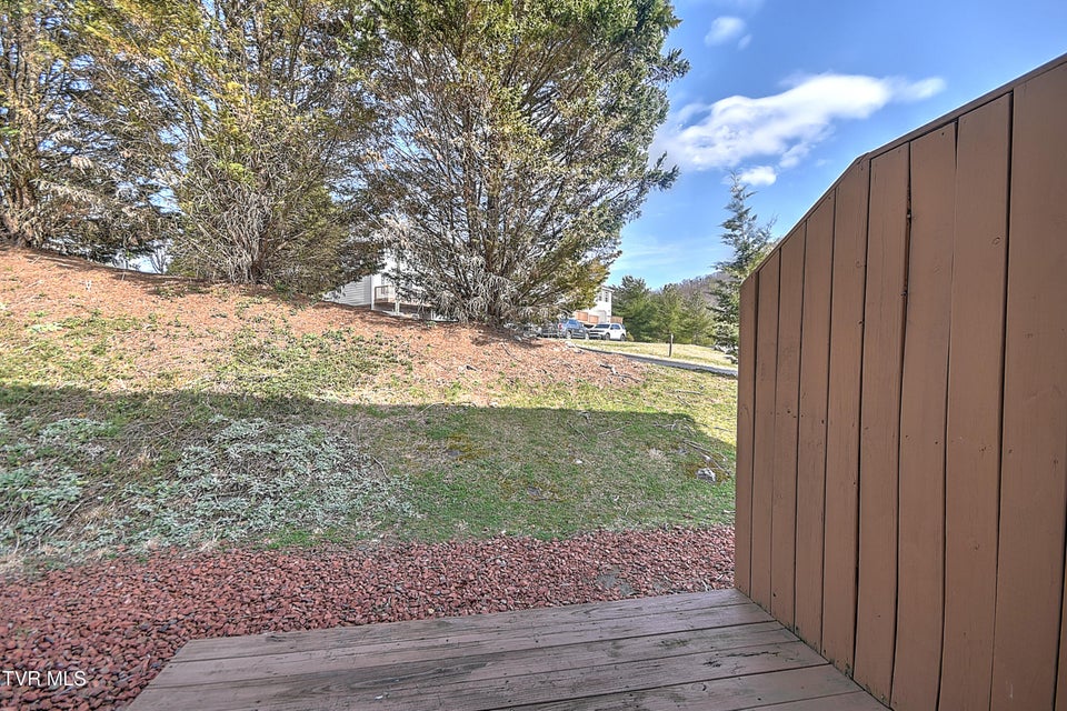 Photo #28: 112 Winners Circle