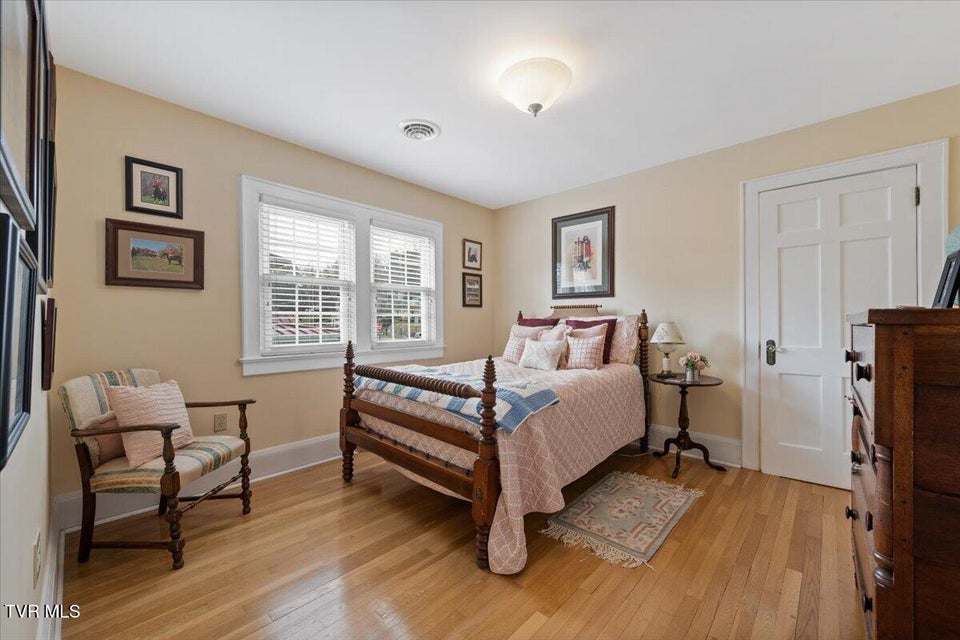 Photo #52: 108 Valley Street