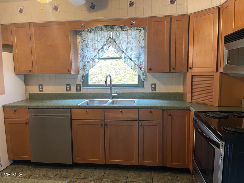 Photo #14: 1977 Combs Ridge Road