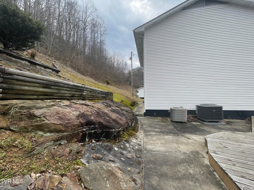 Photo #9: 1977 Combs Ridge Road