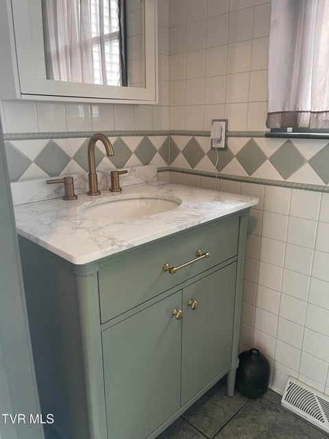 Photo #19: 1977 Combs Ridge Road