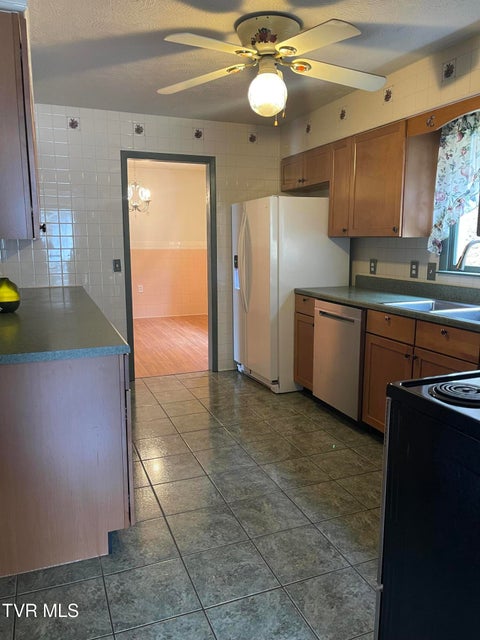 Photo #12: 1977 Combs Ridge Road