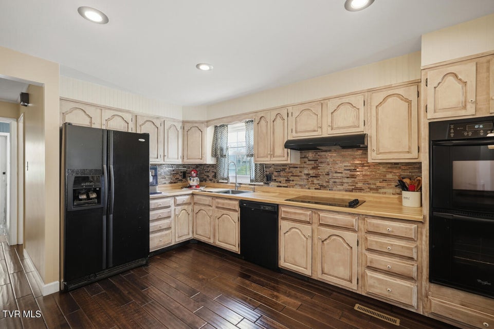 Photo #12: 308 Grant Avenue