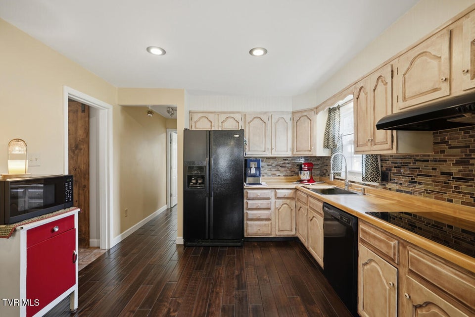 Photo #13: 308 Grant Avenue