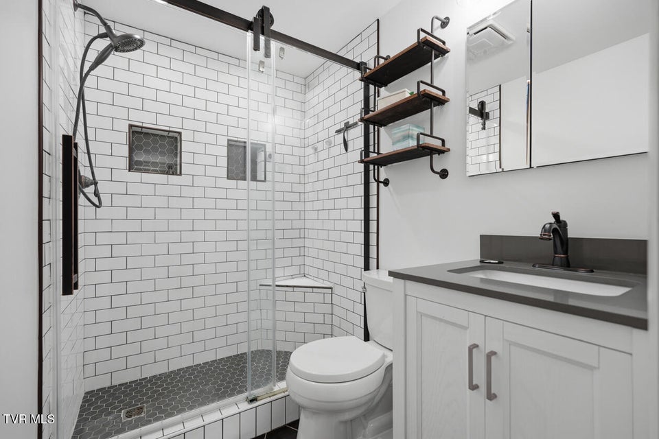 Photo #28: 308 Grant Avenue