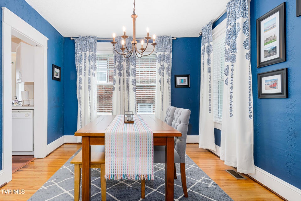 Photo #9: 922 Hillcrest Drive