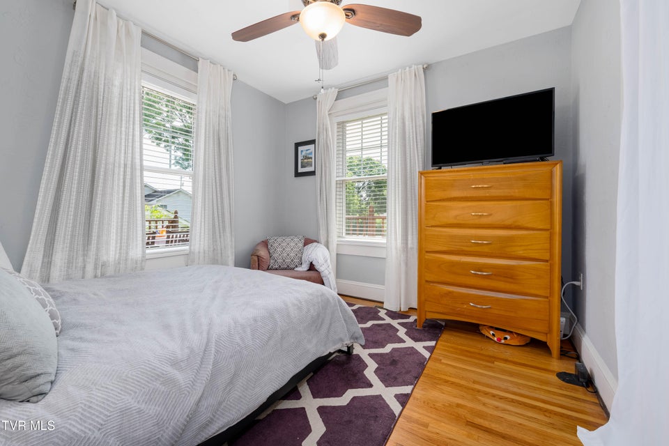 Photo #23: 922 Hillcrest Drive