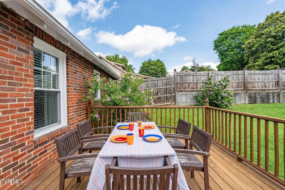 Photo #30: 922 Hillcrest Drive