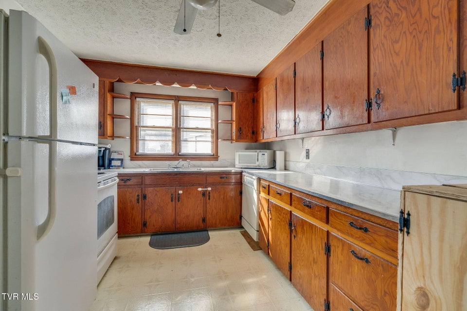 Photo #8: 1343 Piney Flats Road