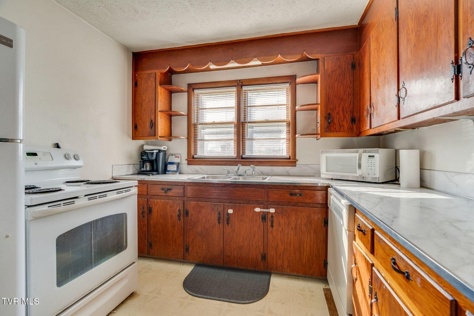 Photo #9: 1343 Piney Flats Road