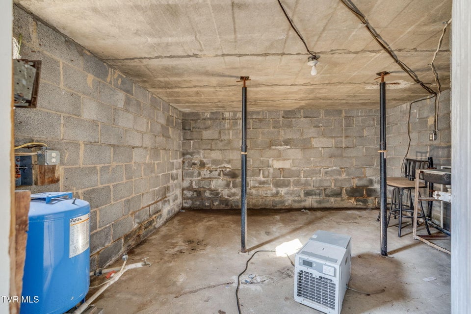 Photo #25: 1343 Piney Flats Road