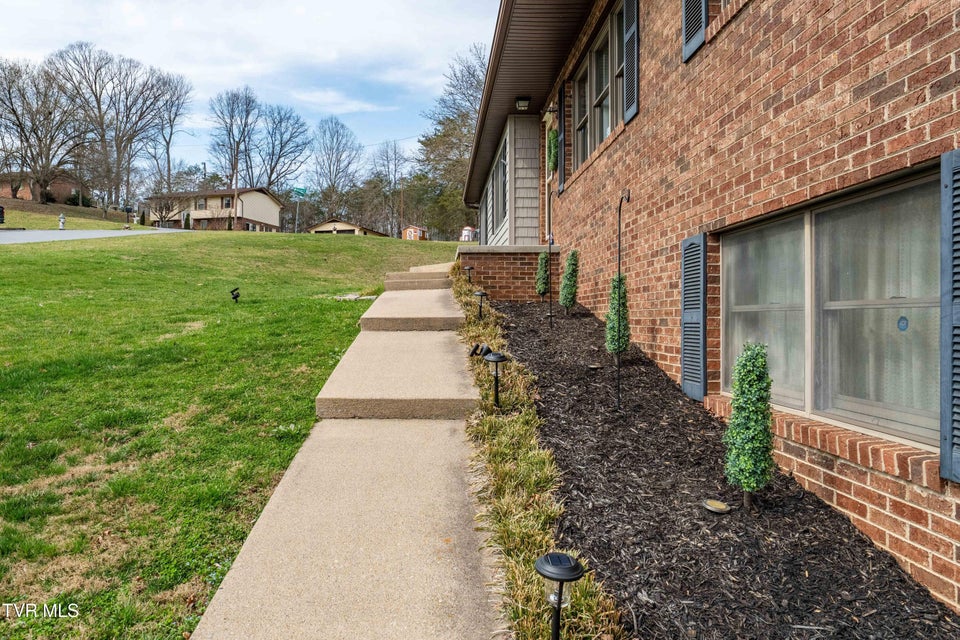 Photo #6: 1201 Bermuda Drive