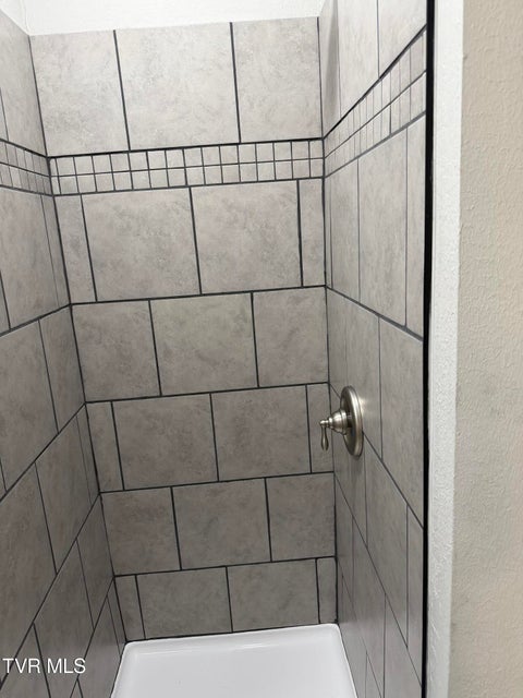 Photo #28: 1000 Grindstaff Avenue