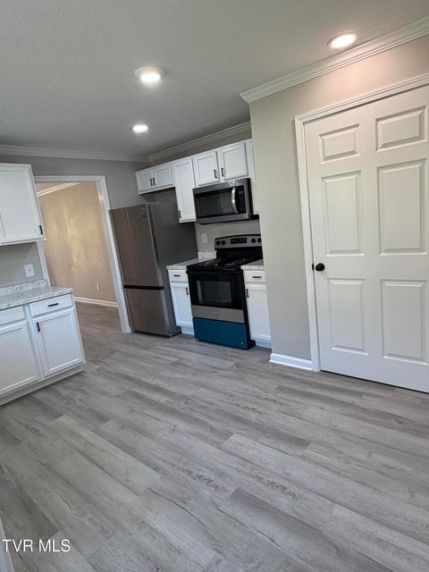 Photo #16: 1000 Grindstaff Avenue