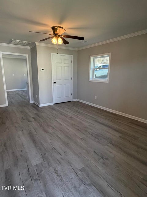 Photo #11: 1000 Grindstaff Avenue