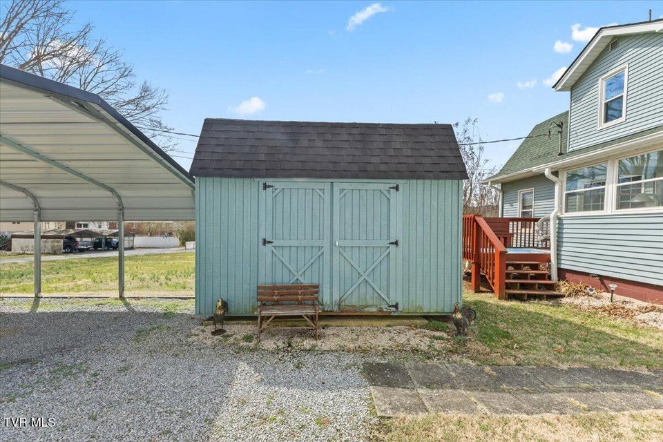 Photo #4: 752 Main Avenue