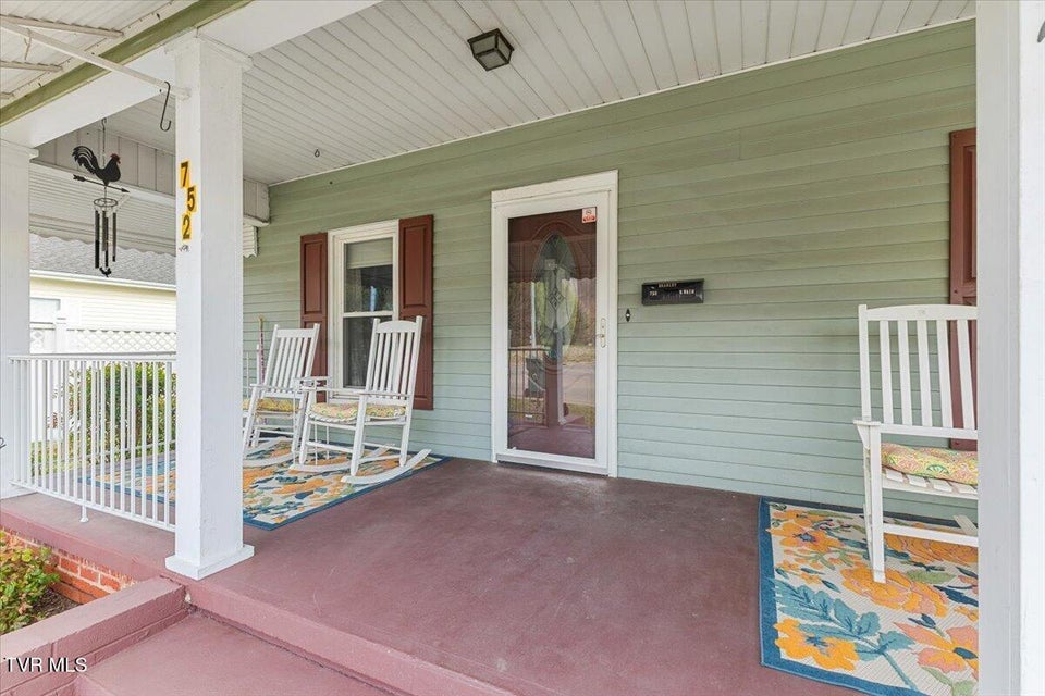 Photo #13: 752 Main Avenue