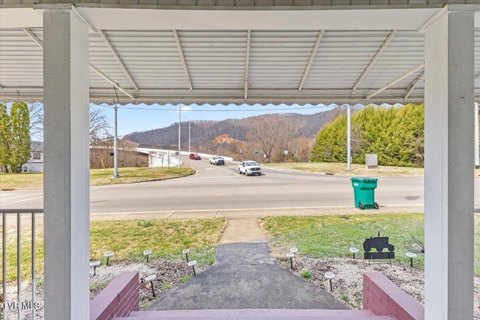 Photo #14: 752 Main Avenue