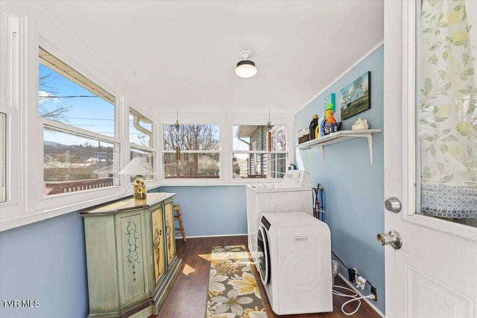 Photo #15: 752 Main Avenue