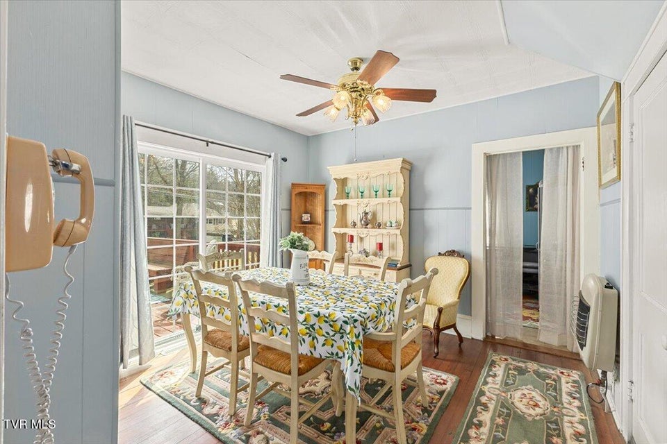 Photo #19: 752 Main Avenue