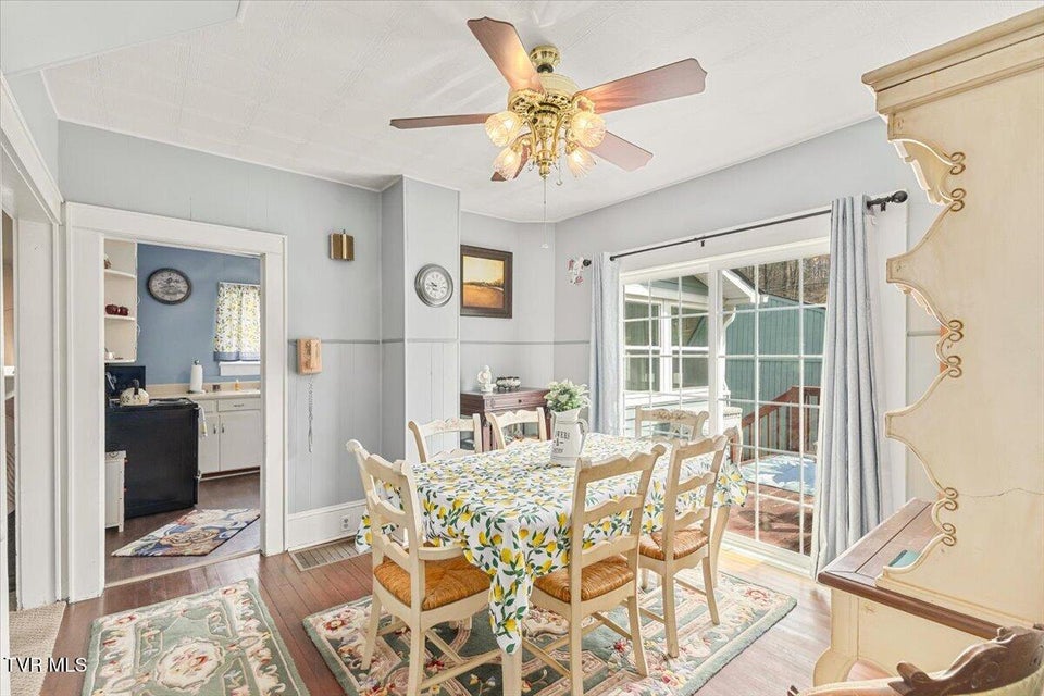 Photo #20: 752 Main Avenue