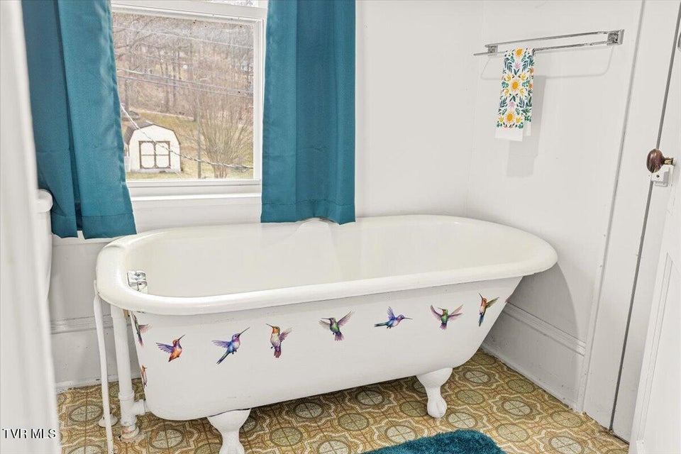 Photo #35: 752 Main Avenue