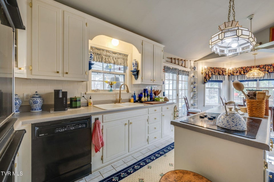 Photo #14: 455 Brian Circle