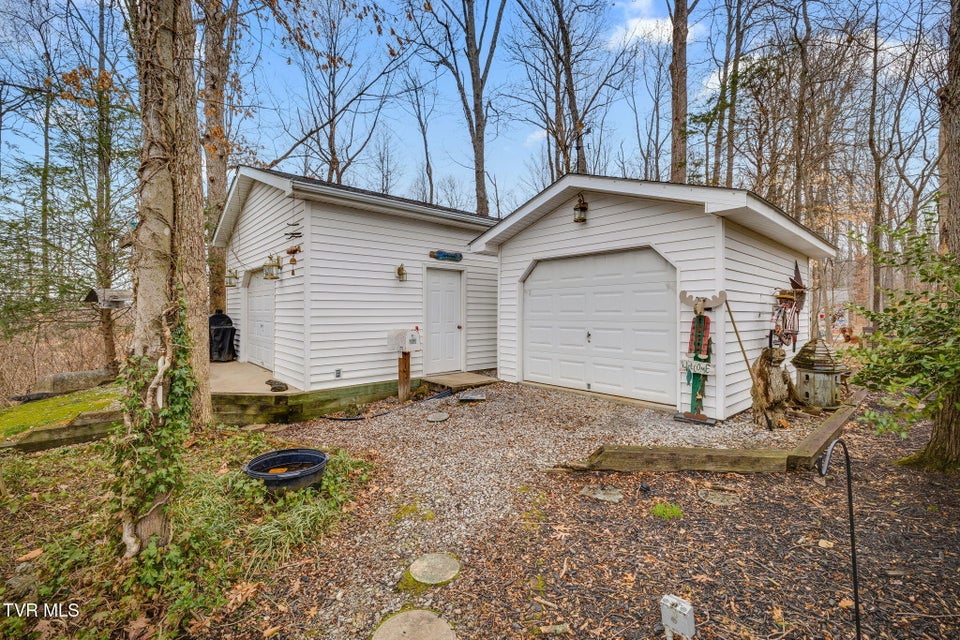 Photo #43: 455 Brian Circle