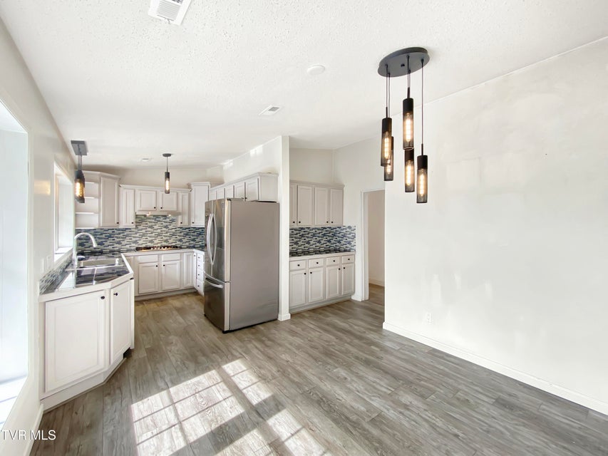 Photo #6: 2315 Larkspur Drive