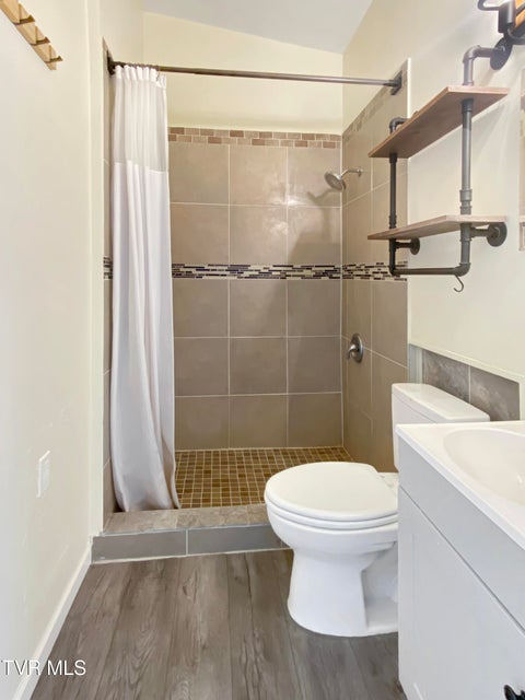 Photo #11: 2315 Larkspur Drive