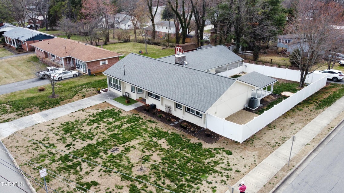 Photo #28: 2315 Larkspur Drive