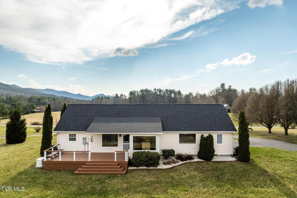 Photo #4: 1782 Harbin Hill Road