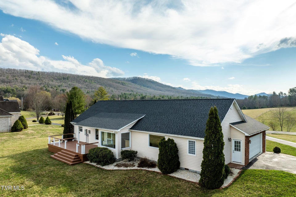 Photo #42: 1782 Harbin Hill Road