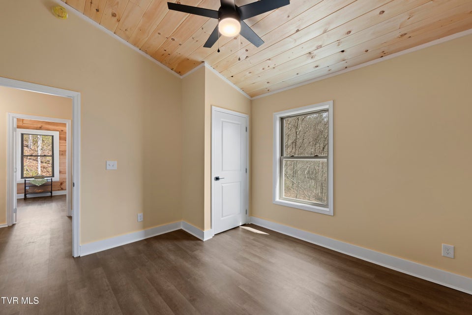 Photo #30: 954 Glasgow Street