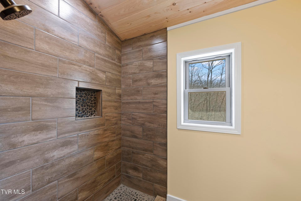 Photo #28: 954 Glasgow Street