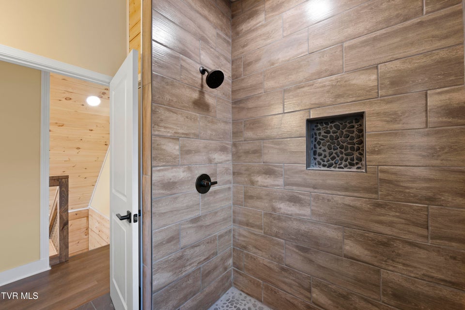 Photo #27: 954 Glasgow Street