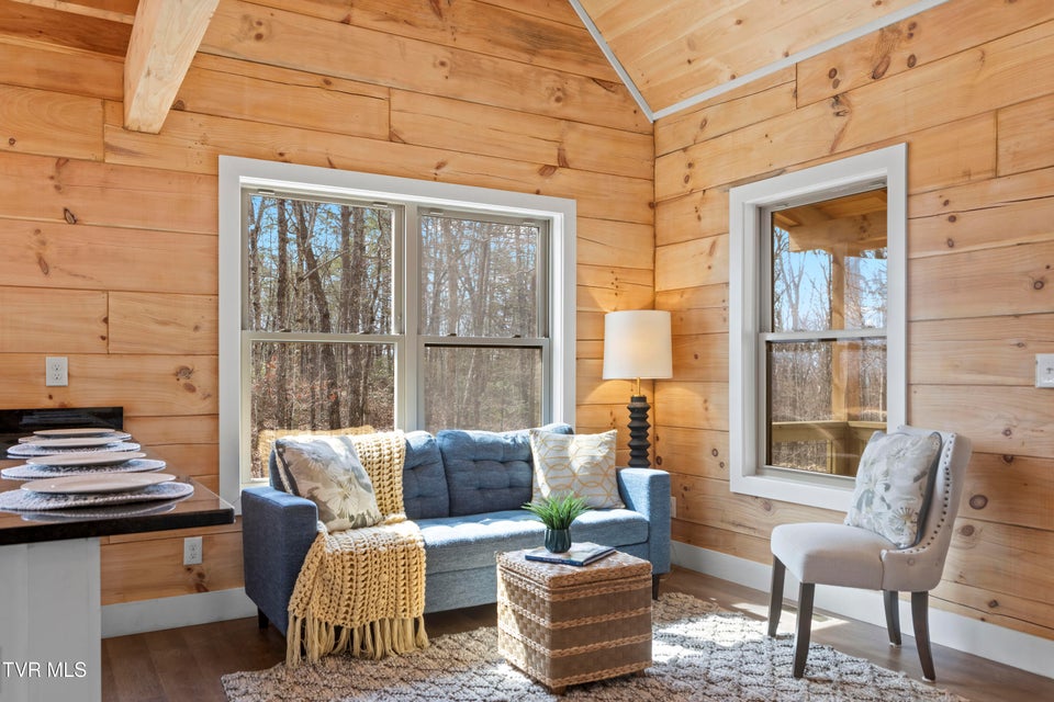 Photo #10: 954 Glasgow Street